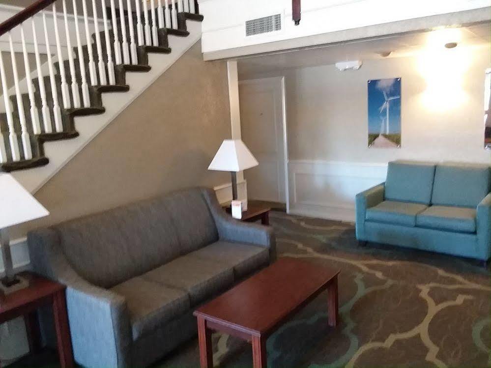 Quality Inn & Suites Des Moines - Merle Hay Road Urbandale Exterior foto